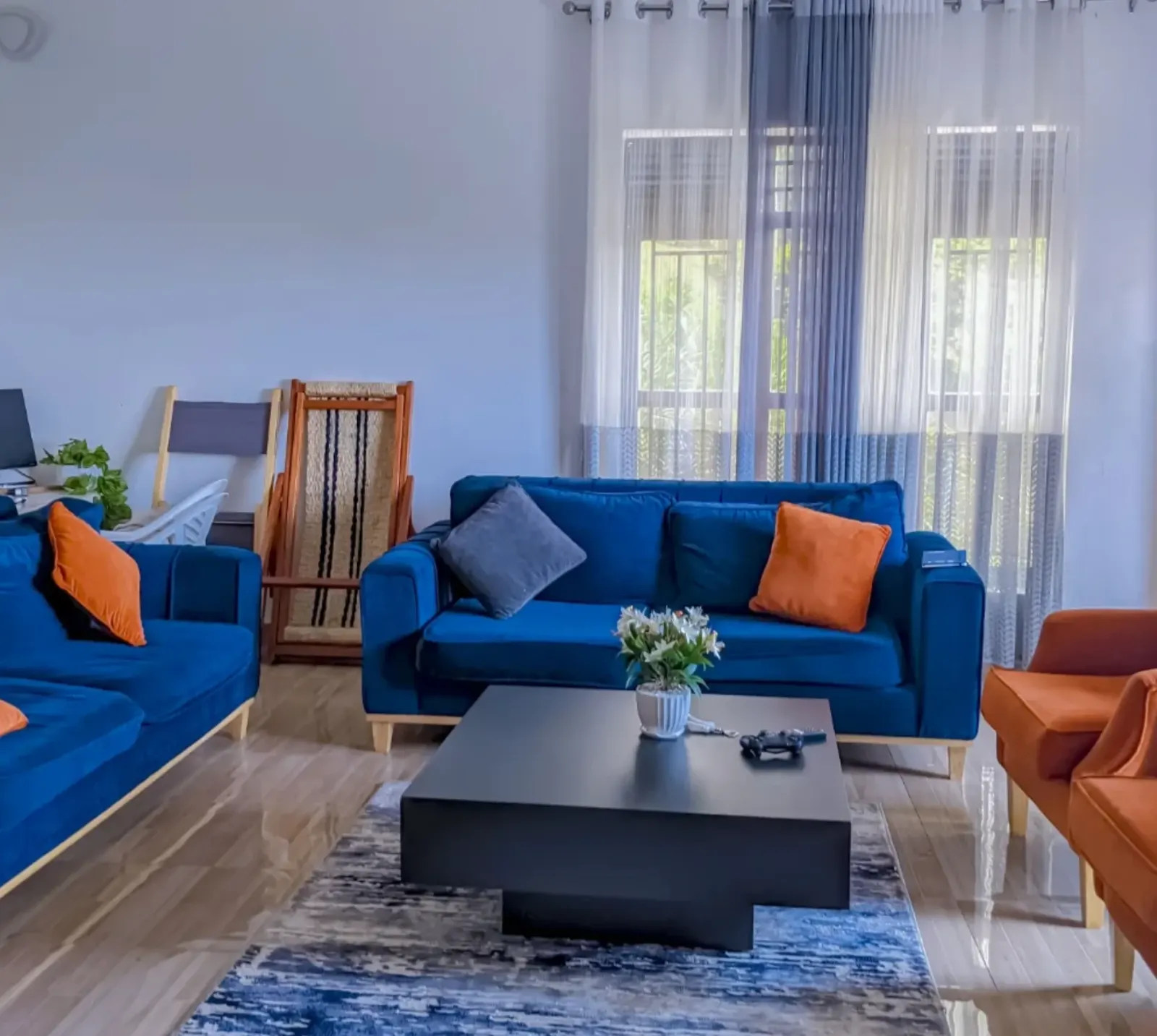 The sitting room in daylight